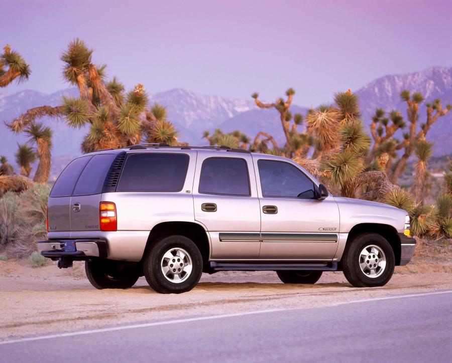  Chevrolet Tahoe 2000 года  (фото 23 из 57)